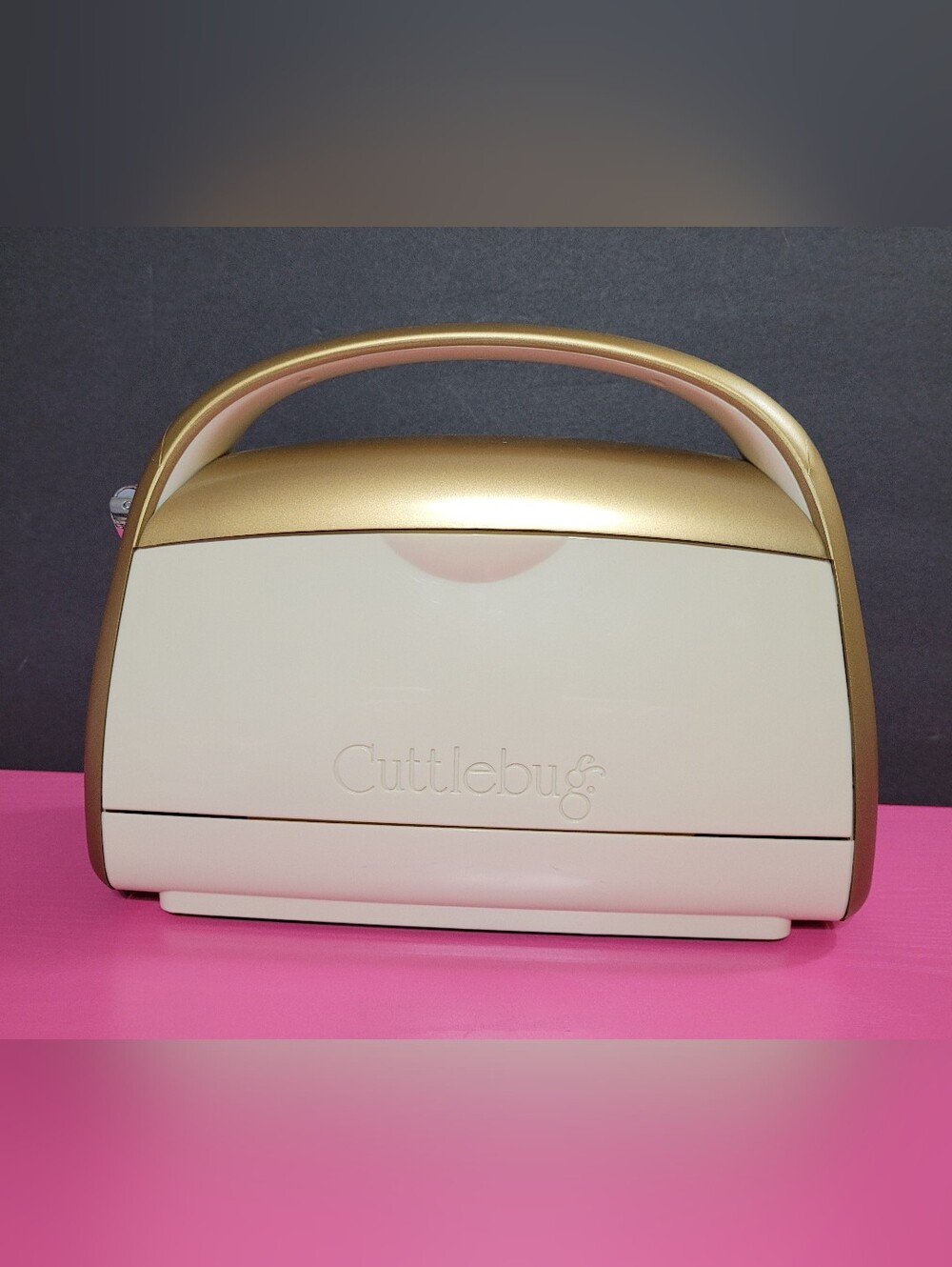 Anna Griffin Cuttlebug Embossing & Die-Cutting Machine